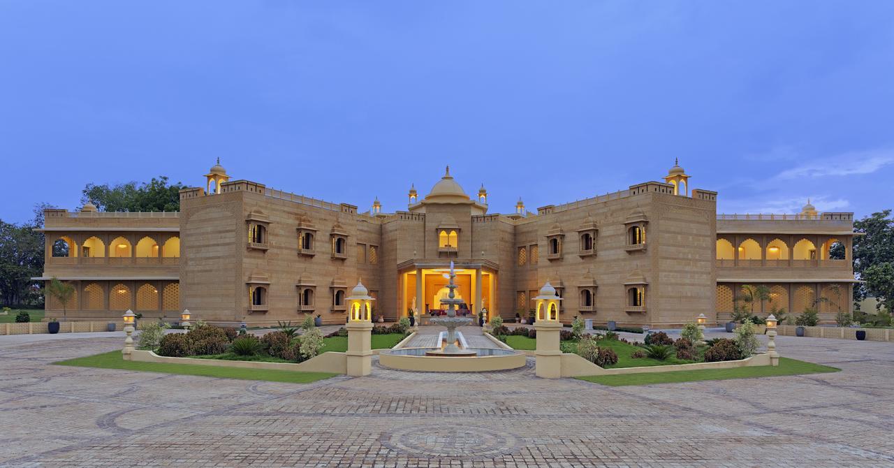 Syna Heritage Hotel Khajuraho Exterior photo