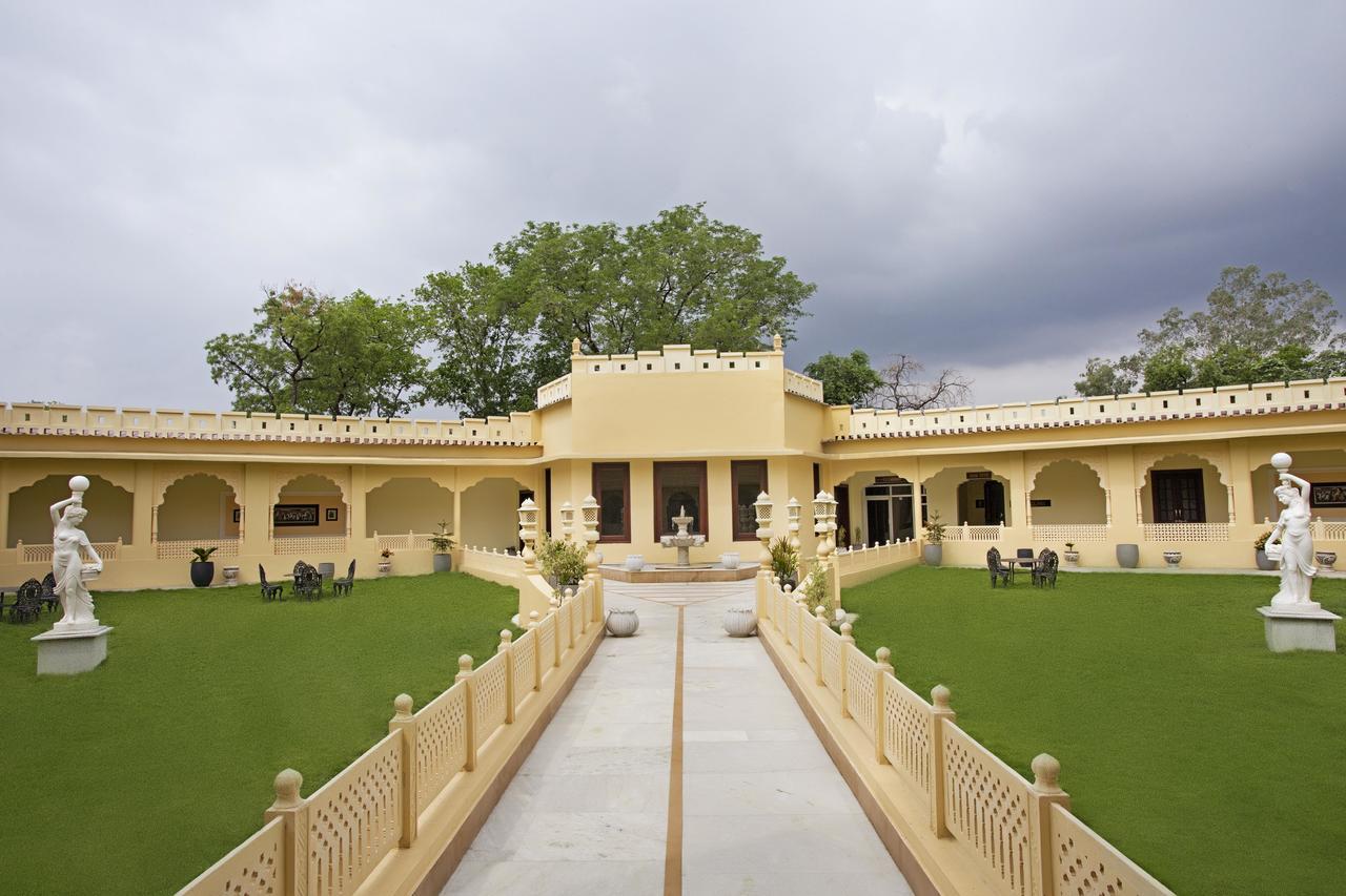 Syna Heritage Hotel Khajuraho Exterior photo