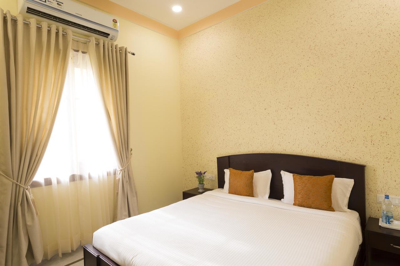 Syna Heritage Hotel Khajuraho Exterior photo